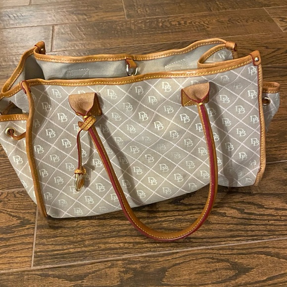 Dooney & Bourke signature logo shoulder/hand bag tan/ivory/pink medium 10x18 - Picture 12 of 16